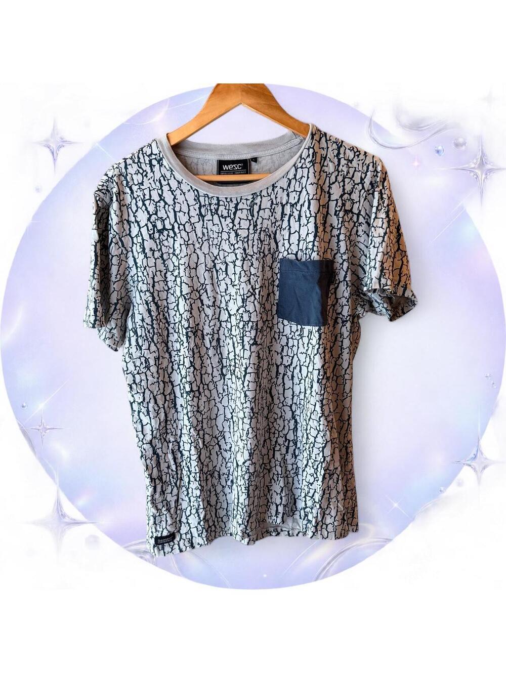 WESC Abstract Crackle Print Pocket T-Shirt Men’s L - Picture 2 of 7